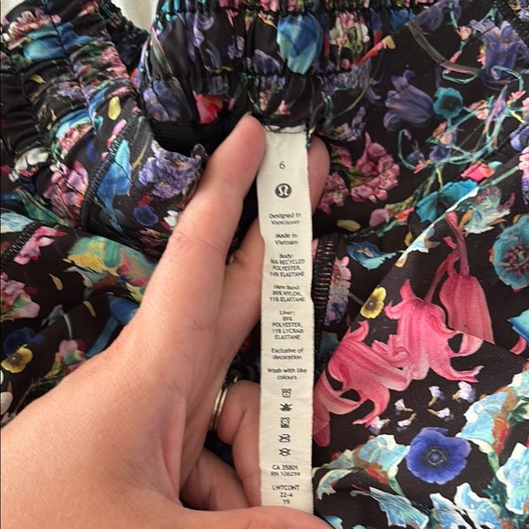 Lululemon Athletica Floral Hottie Hot Shorts - 4” inseam - Picture 2 of 3